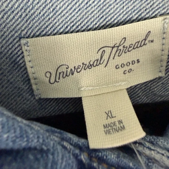 Universal Thread Women's Valentine's Day Relaxed Embellished Denim Shirt - XL - Picture 8 of 9